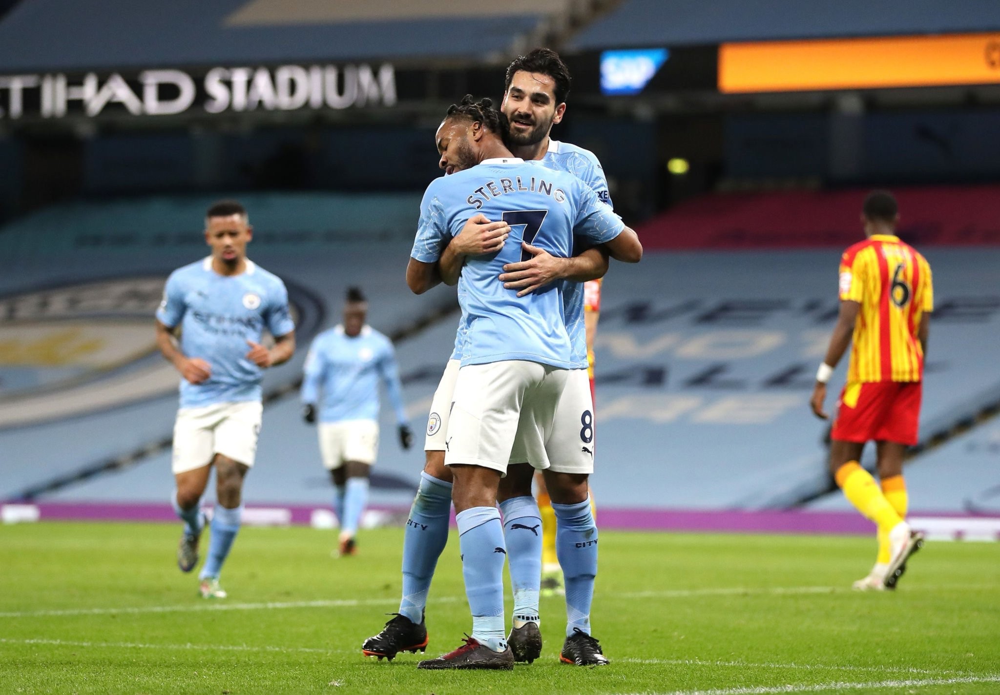 育视野下的 育视野下的